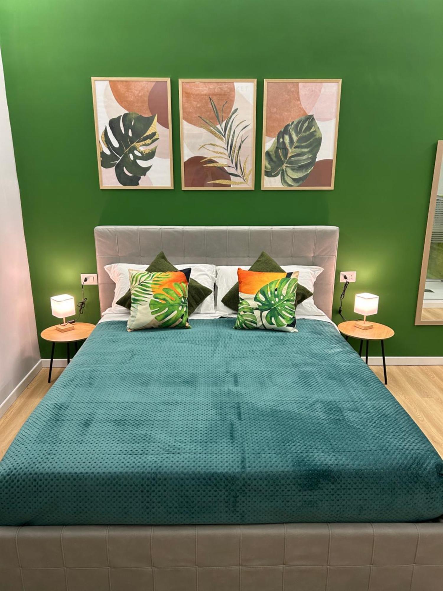 Vomero And Deluxe Bed & Breakfast Naples