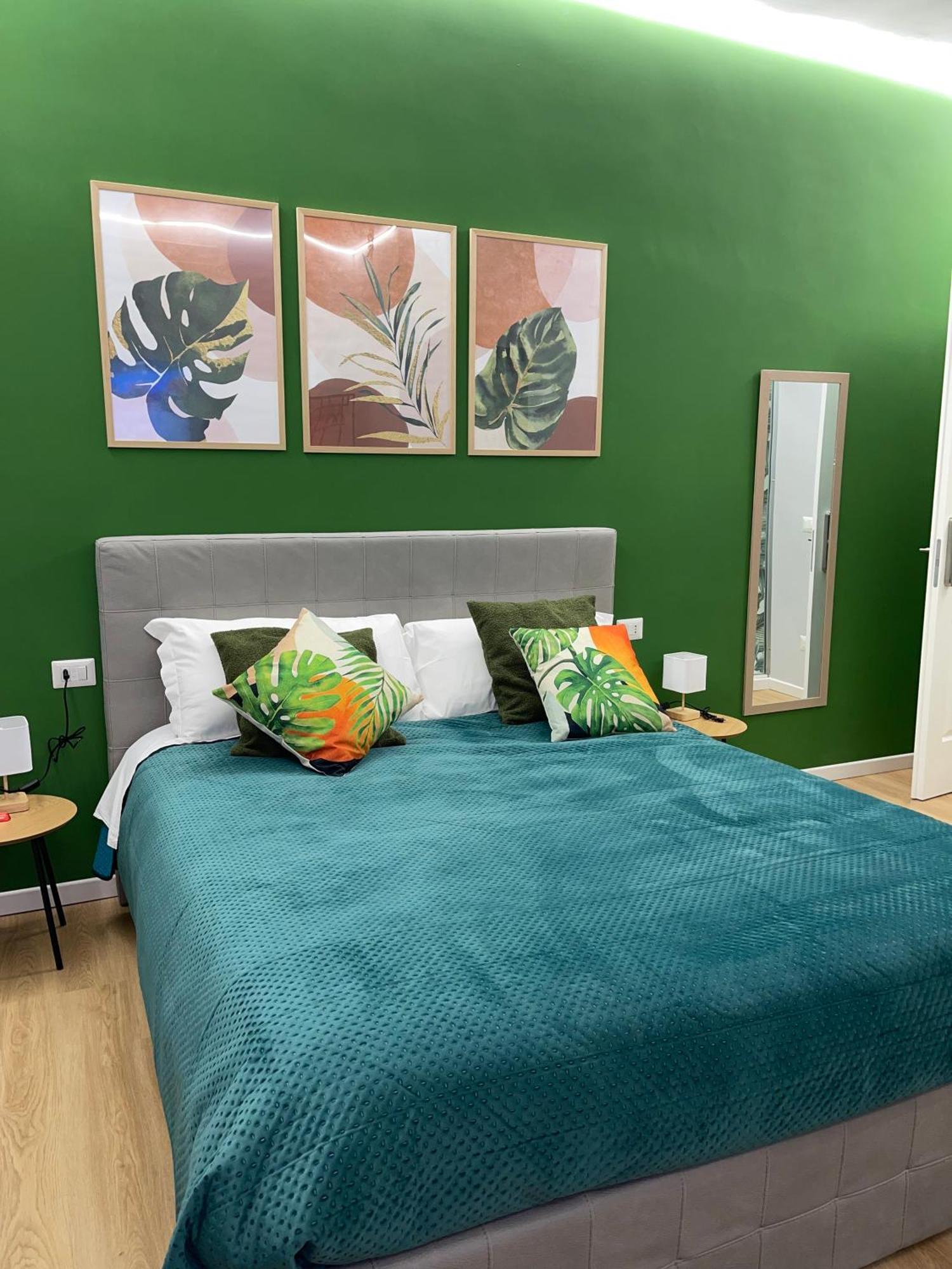 Vomero And Deluxe Bed & Breakfast Naples
