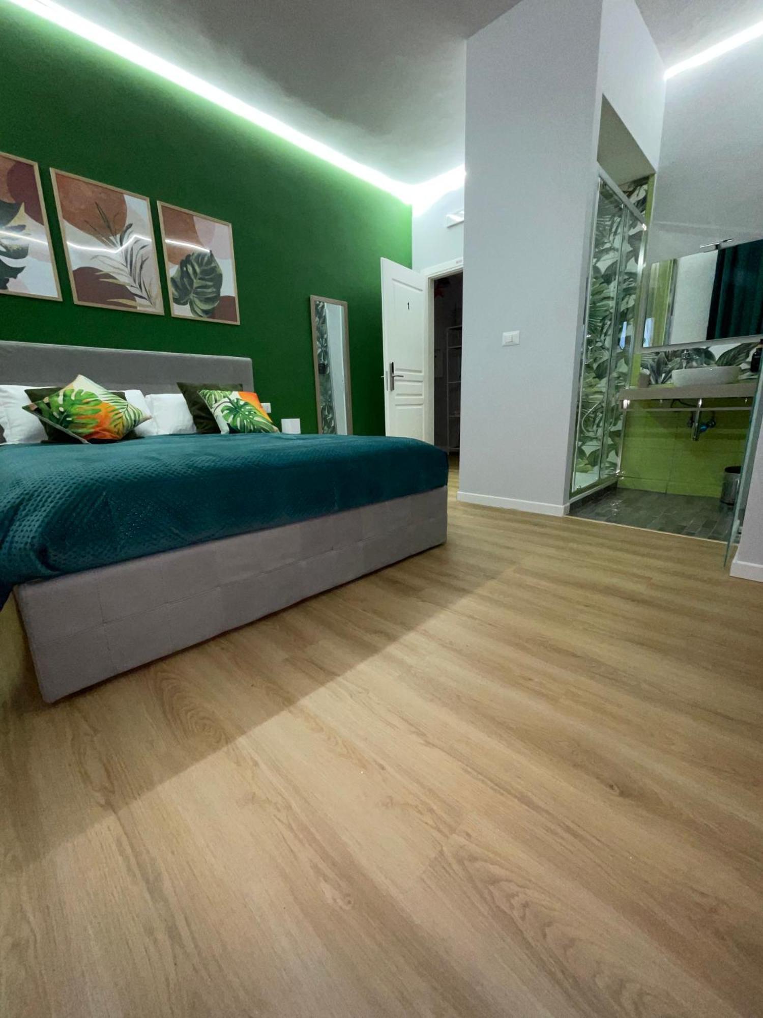 Bed & Breakfast Vomero And Deluxe Naples